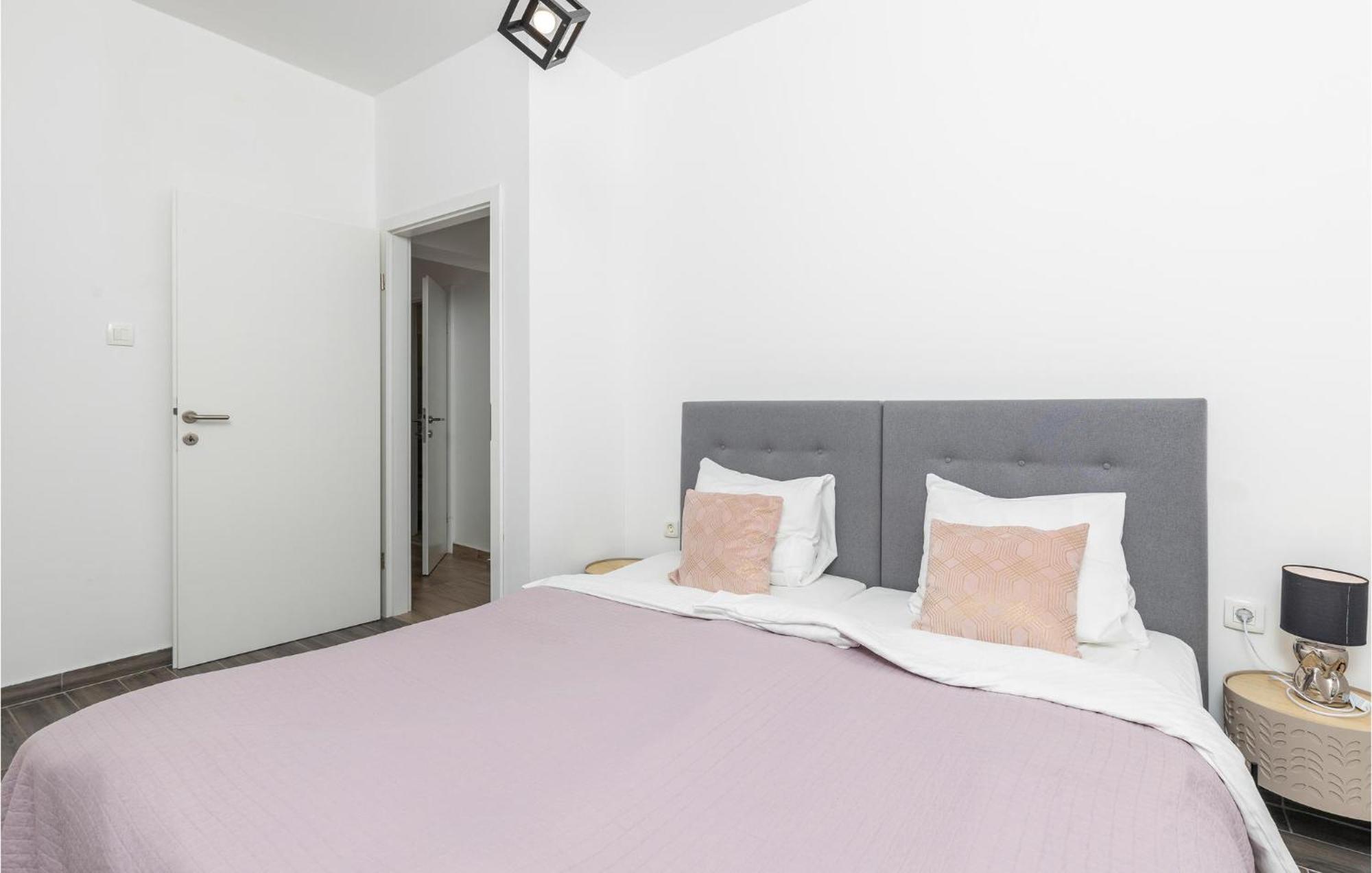 Amazing Apartment In Rijeka With Wifi Extérieur photo