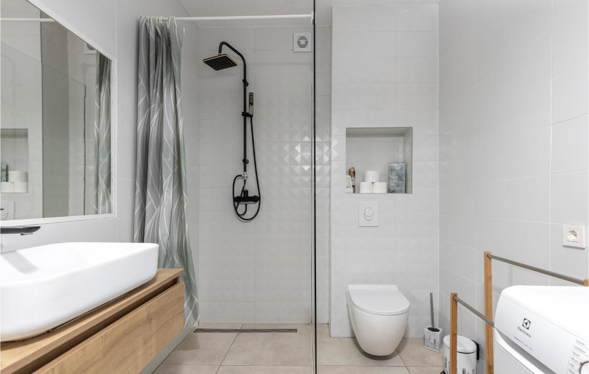 Amazing Apartment In Rijeka With Wifi Extérieur photo