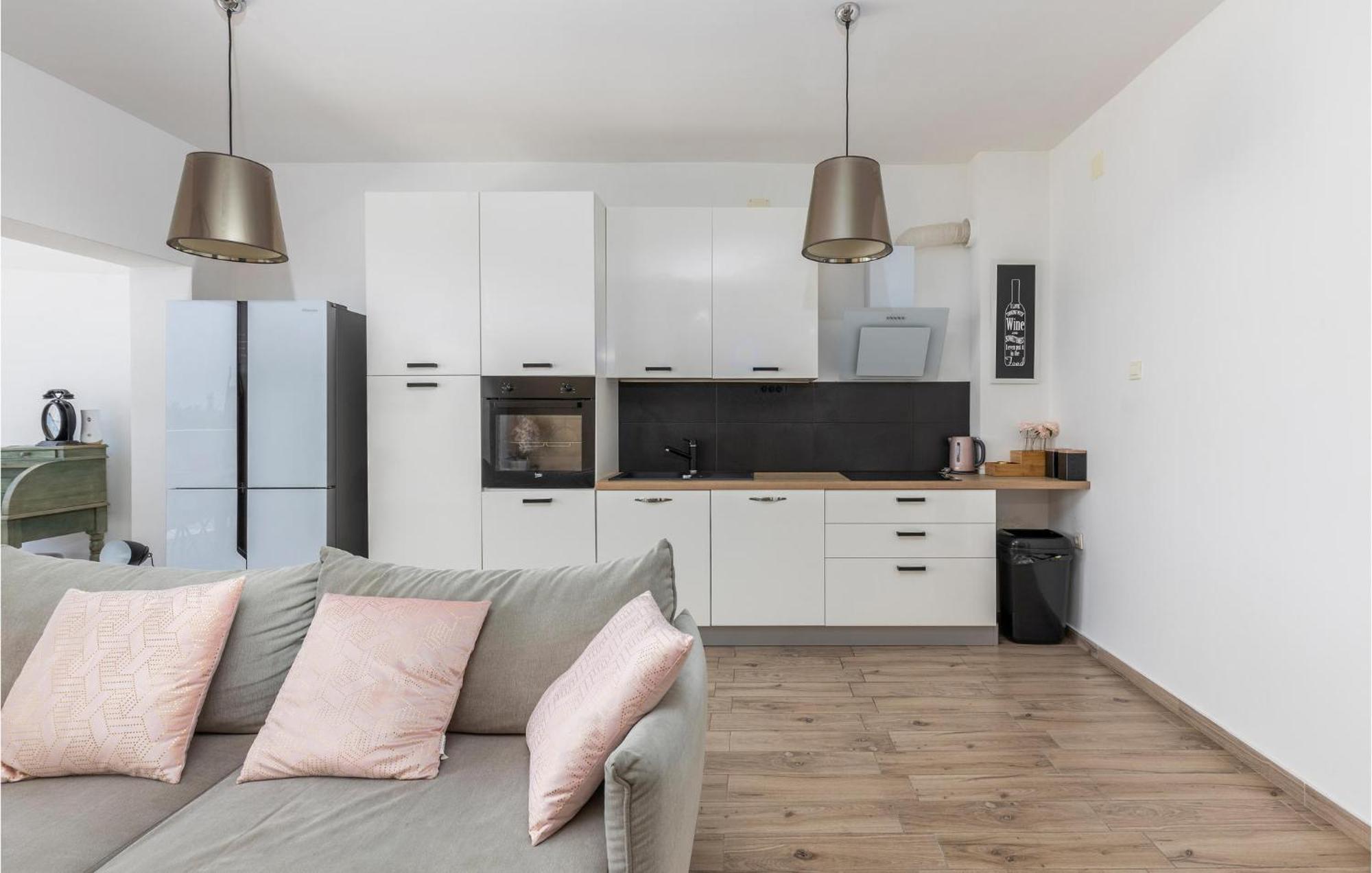 Amazing Apartment In Rijeka With Wifi Extérieur photo