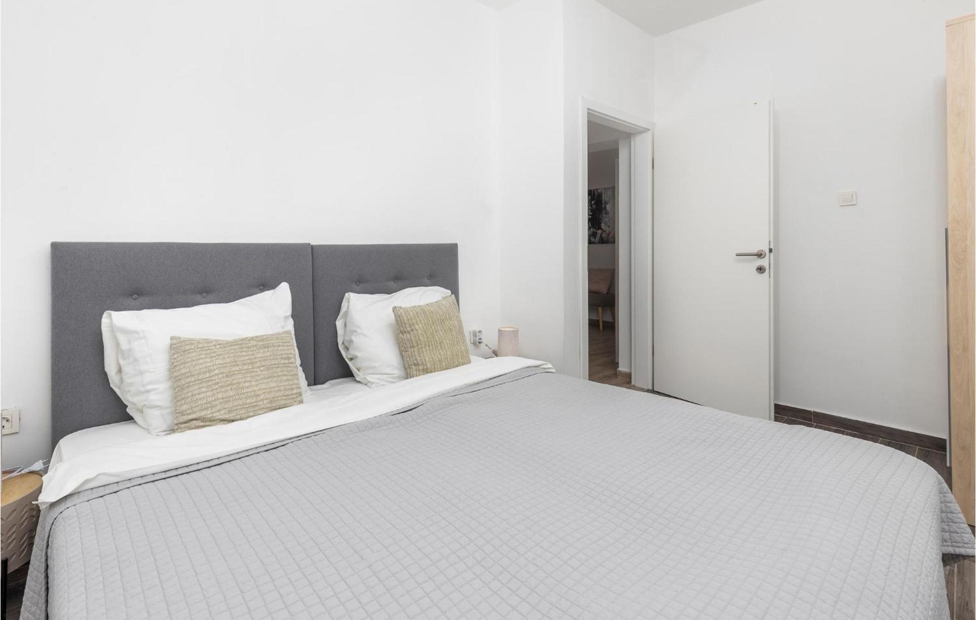 Amazing Apartment In Rijeka With Wifi Extérieur photo