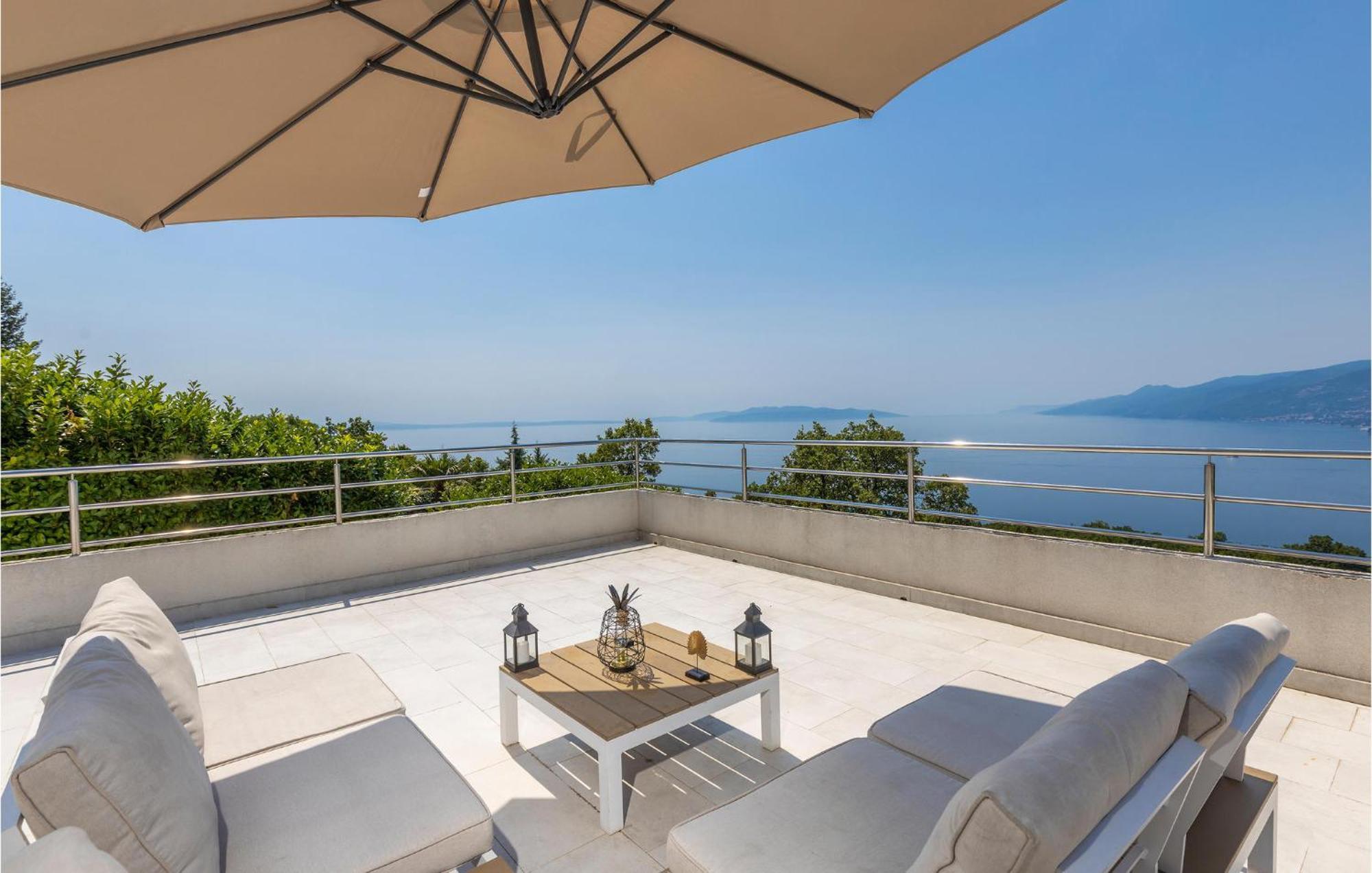 Amazing Apartment In Rijeka With Wifi Extérieur photo